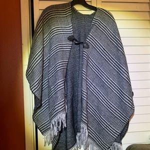 Black & white Pancho material Acrylic & polyester